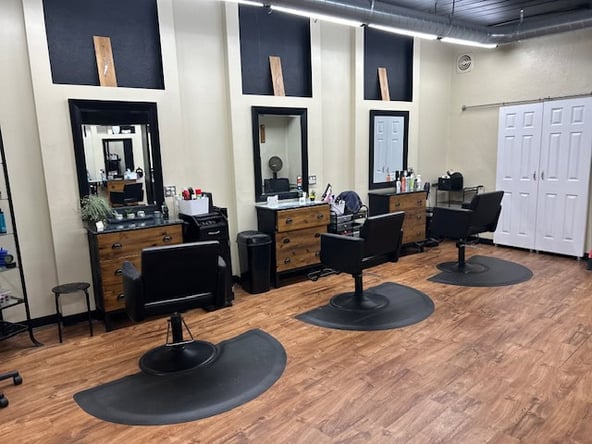 FIRST MONTH FREE – Salon Booth Rent Opportunity – UPPER ARLINGTON – Full Time & Part Time Available!