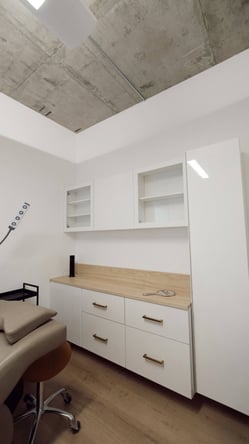 Splittable Downtown Seattle Salon Studio: Fully Renovated for 2 Providers, Parking Included