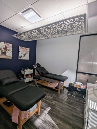 Shared Beauty Suite ~fully furnished with private waiting room