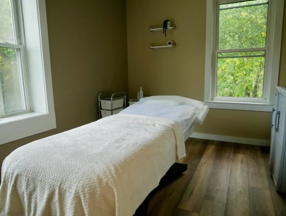 Bolton, MA: Esthetician Room in Holistic Med Spa – Build Your Practice!