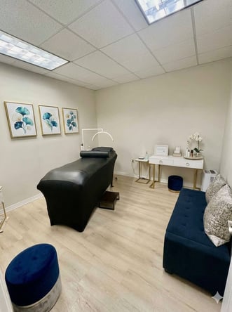 Spacious Private Beauty Suite- South Tampa (First Week FREE!!!)