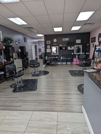 Now Hiring Licensed Cosmetologists