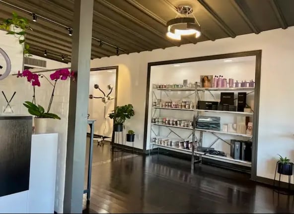 Join Our Beautiful, Vibrant Salon in Old Town Scottsdale – Chair Rentals Now Available!