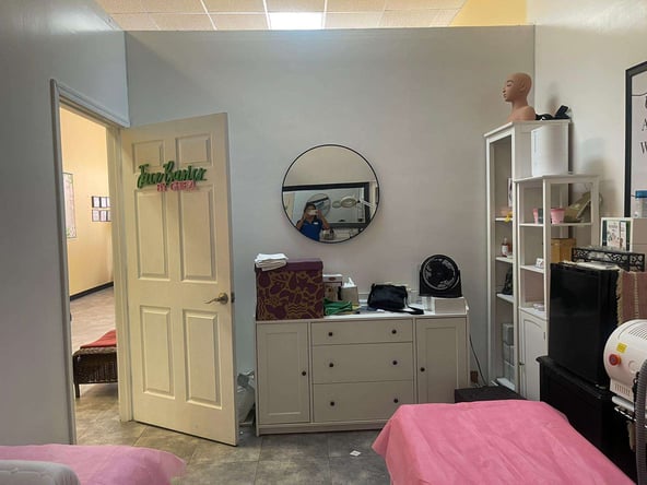 Salon/ massage space for rent in phoenix