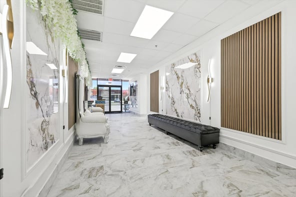 Paradise Suites & Salon