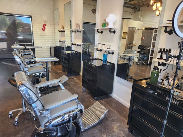 Beautiful Salon on Busy Street in Old Town Scottsdale