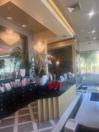 Lashes room for rent