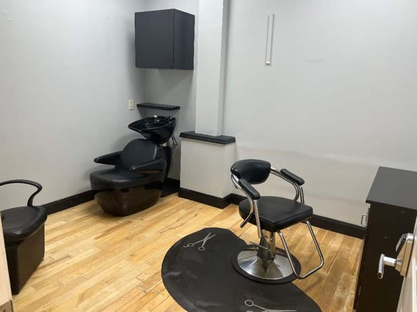 2 Private Spacious Salon Suites in Douglasville, GA