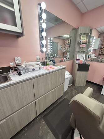 Waxing/Lash studio for rent