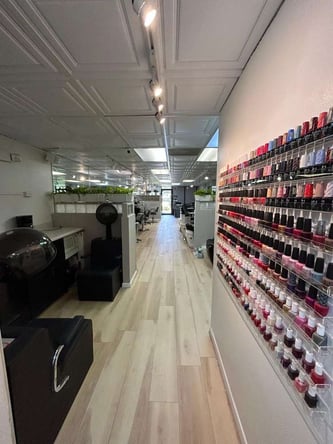 Prime Opportunity: Rent 3 Nail / Hair Stations in High-Traffic Coral Springs Salon for $150/ week
