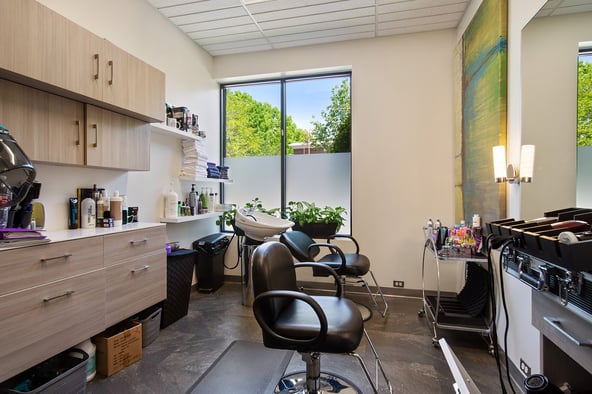 Sola Salon Studios in Mount Pleasant, WI – Salon Suite for Rent