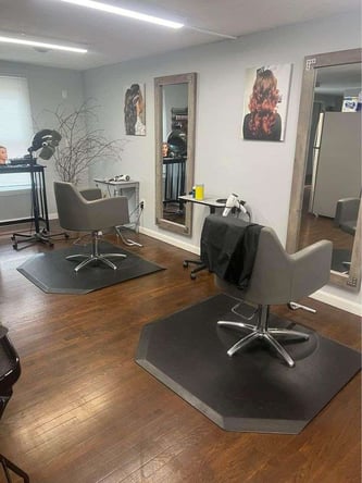 Full Service Salon Chair for Rent