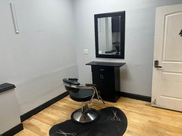2 Private Spacious Salon Suites in Douglasville, GA