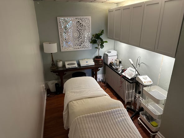 Shayside Walnut Street Spa Rooms Available!