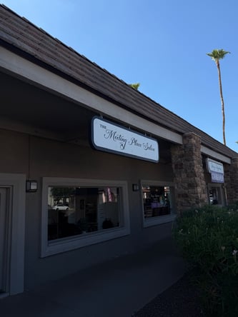 Scottsdale: All-Inclusive Chair Rental for Hairstylists | Modern, Bright Space at The Meeting Place