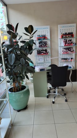 Facial/Massage Room, Salon Chair, Russian Gel Station