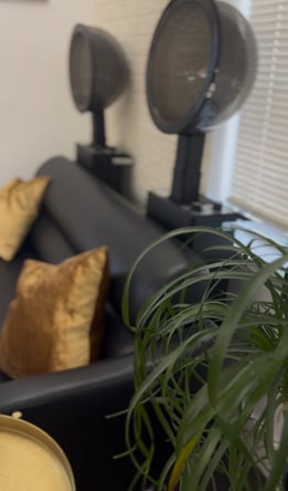 Premium Salon Chair Rental
