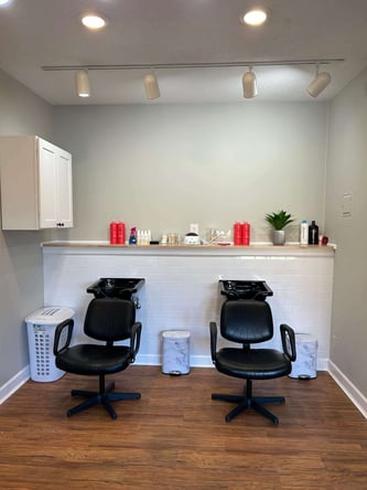 Cosmetologist wanted right in the heart of Fort Thomas, Kentucky!