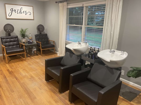 Upscale salon in Dallas Ga. has booth for rent