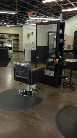 Salon Chairs and Private Suites for Rent in Trinity, FL