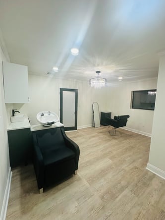 The Retreat Salon + Spa Suites Tinseltown Location