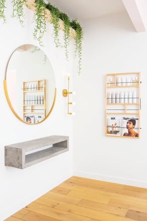 CHAIR FOR RENT IN CHIC AND COZY PRIVATELY OWNED SALON
