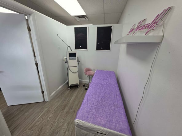 Beauty Stations & Private Rooms for Rent – East Boca Raton