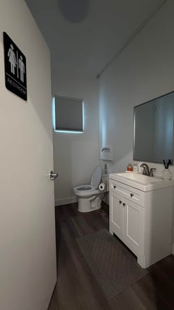Luxury Styling Chair for Rent in Burbank, CA