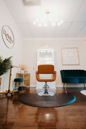 “New” Gorgeous Salon Station for Rent!!