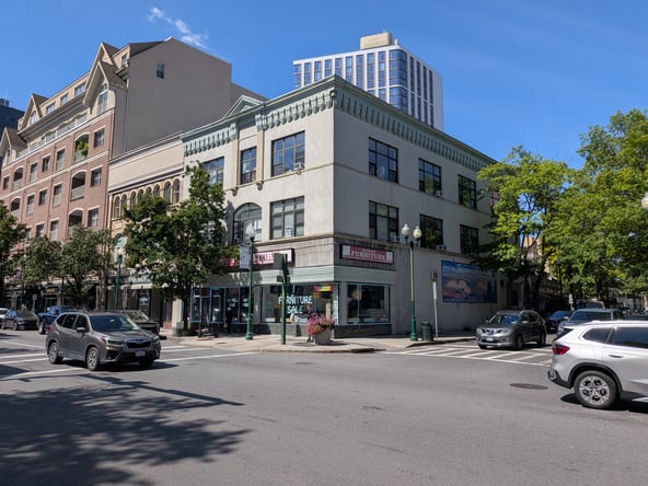 New Rochelle: Private Sun-Drenched Suite for Premium Salon/Spa