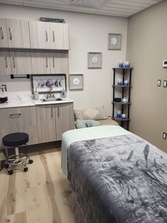Sola Salon Studios in Danvers, MA – Salon Suite for Rent