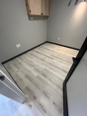 Salon Chair for Rent at Golden Cuts Color – San Rafael, CA