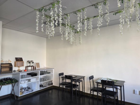 Private Studio Space in Cafe’ Lounge