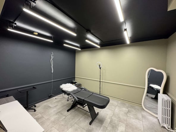Prime location in Beautiful Downtown Hinsdale, Private creative Suite for Artist