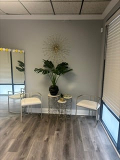 NOW LEASING AT MADISON SALON SUITES