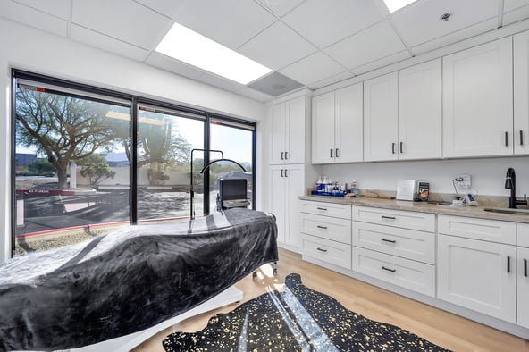 Luxury Beauty Suites in Scottsdale – Prime Location! Pinnacle Peak and Pima
