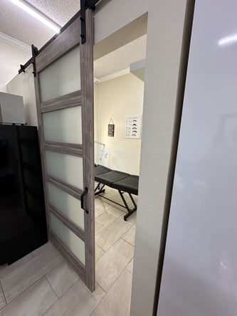 hair/lash or facials room for rent