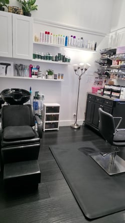 💇‍♀️ Your dream salon space is waiting! Private, single chair studio in the heart of Studio City.