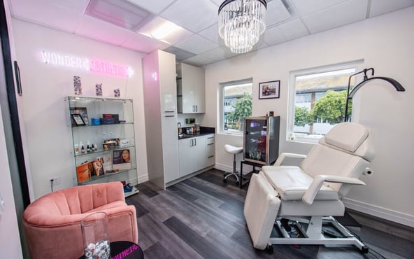 Window Suites for Beauty Pros in La Jolla Village