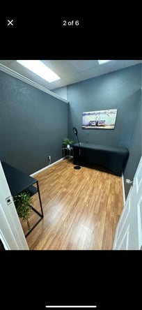($50 off move in special) Multiple Private 9×10 / 10×12 beauty / lashes / nails / esthetics / suites