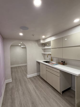 PRIVATE LOWER-LEVEL COMMERCIAL SPACE FOR LEASE – YORKVILLE
