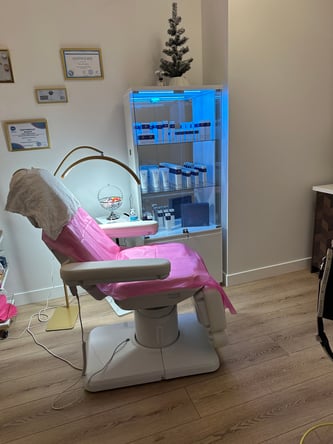 Salon Chair for Rent at Golden Cuts Color – San Rafael, CA