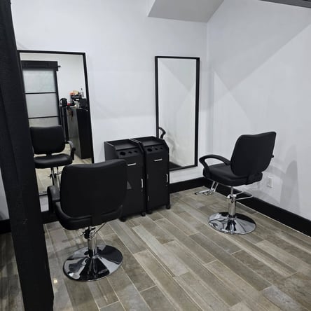 Luxury Hairstylist Booth in a Trichology-led hair & scalp wellness salon (Bed-Stuy, Brooklyn)