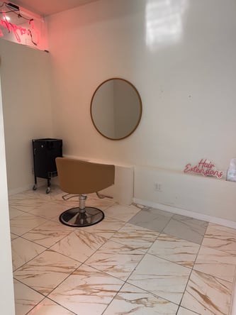 Hair/ Barber / Hair extension / beauty room rent