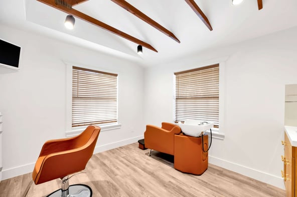Stylish Boutique Salon Suite’s Available – Brandon FL