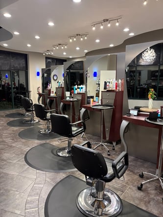 Hairstylist Booth Rental in Cornelius, NC – Receptionist & Amenities Included