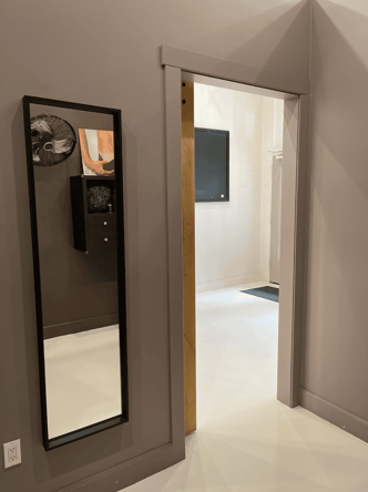 BEAUTY STATIONS AVAILABLE FOR RENT IN A GREAT LOCATION IN THE HEART OF PASADENA