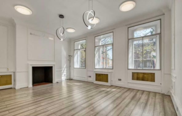 Spacious and glamorous room for aesthetic medical treatments