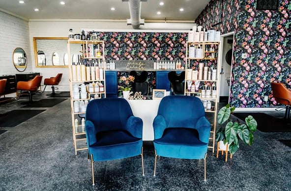 Salon station for lease