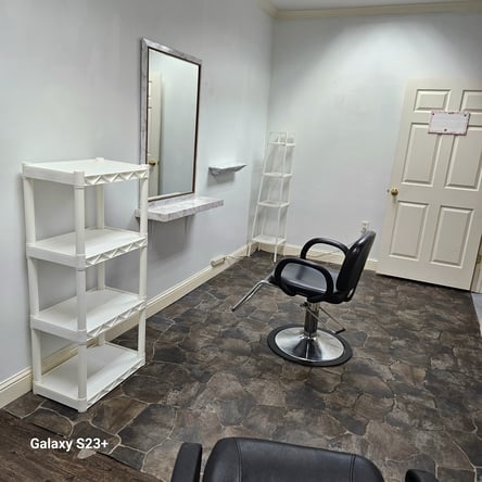 Salon Suite Rental